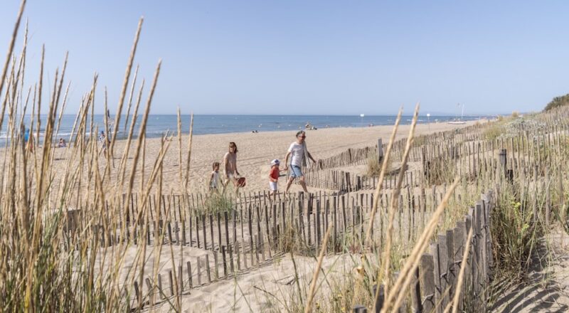 Strand bij de camping